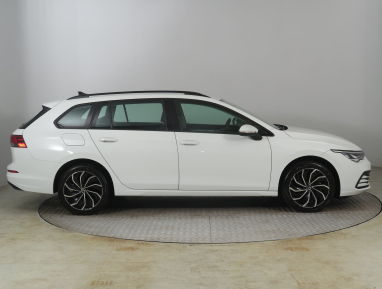 Volkswagen Golf - 2022