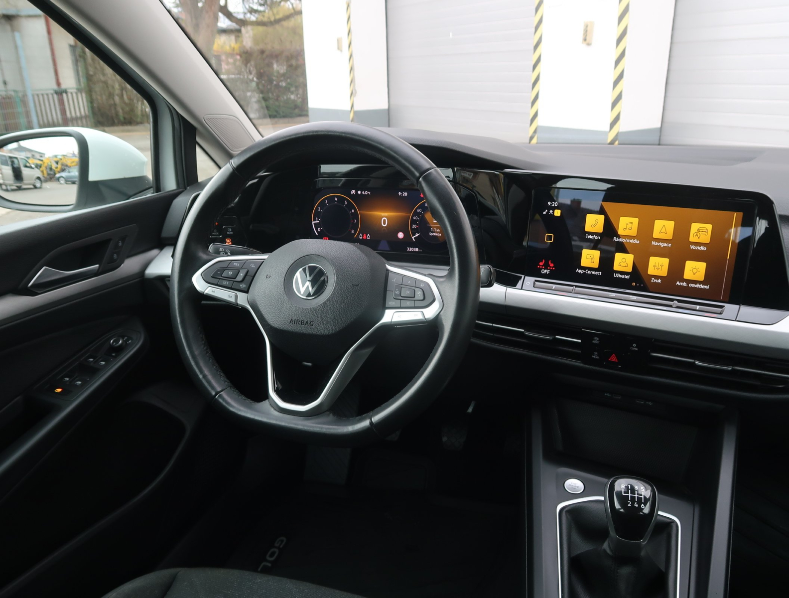 Volkswagen Golf - 2022