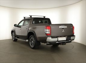 Mitsubishi L200 - 2020