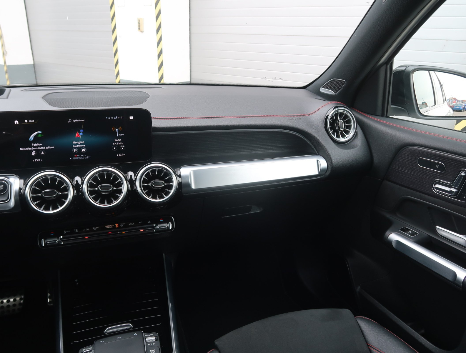 Mercedes-Benz EQB - 2023