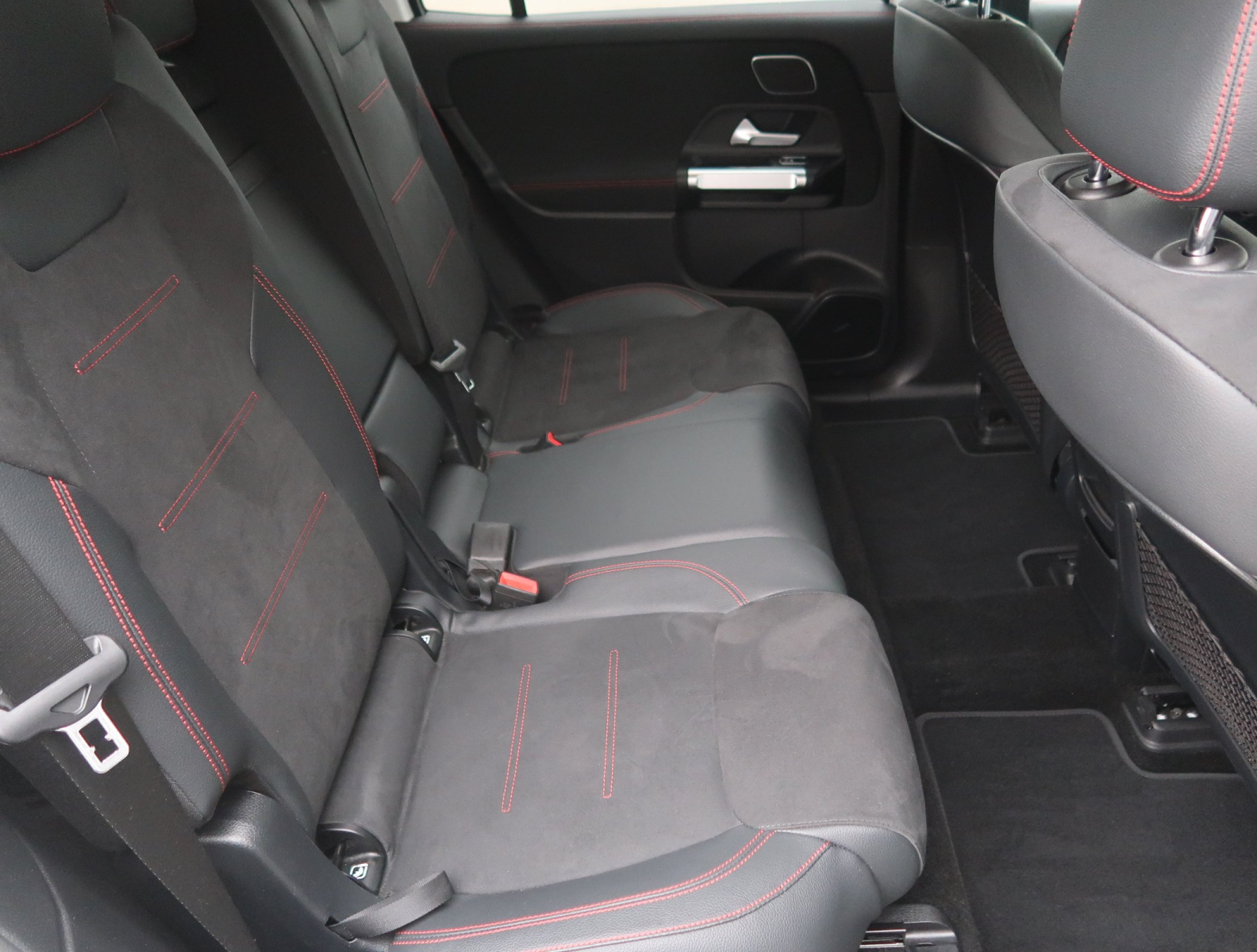 Mercedes-Benz EQB - 2023