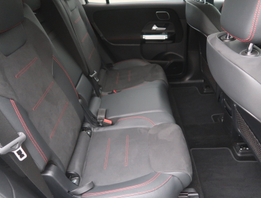 Mercedes-Benz EQB - 2023