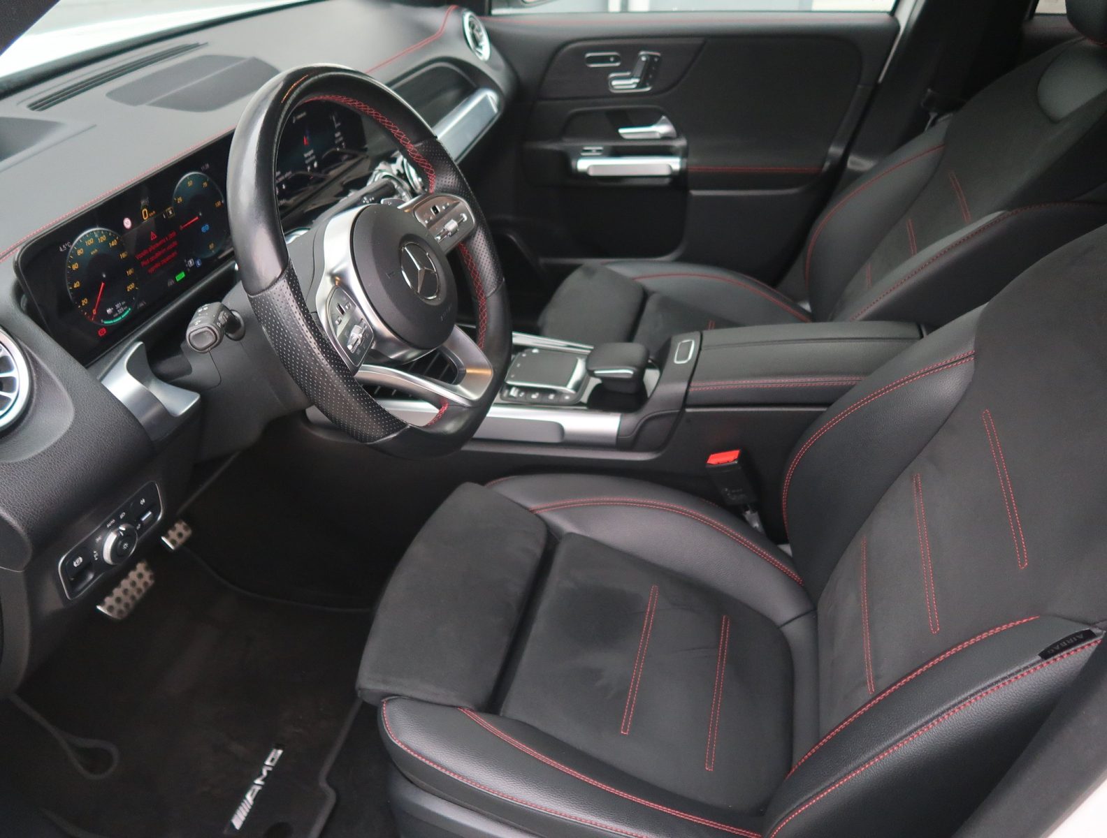 Mercedes-Benz EQB - 2023