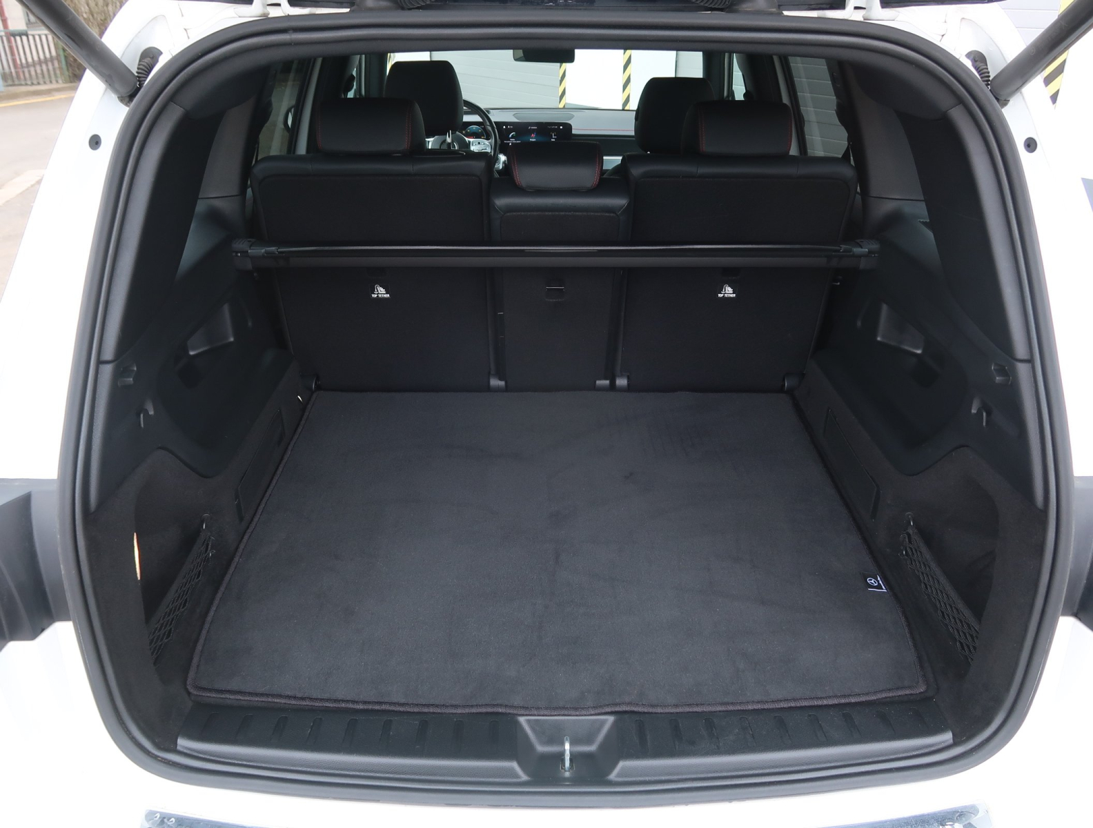 Mercedes-Benz EQB - 2023