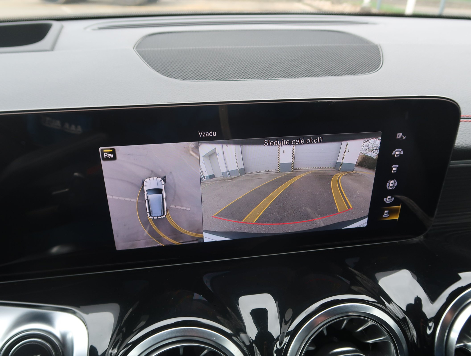 Mercedes-Benz EQB - 2023