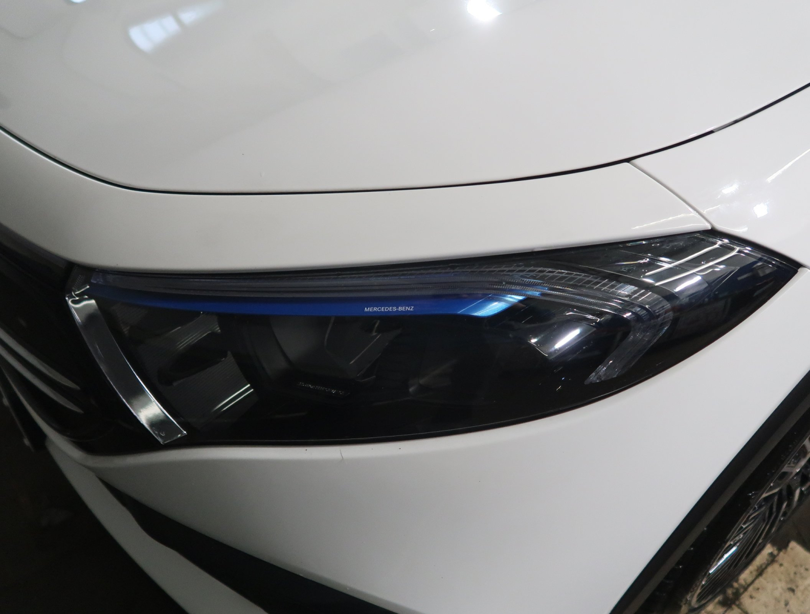 Mercedes-Benz EQB - 2023