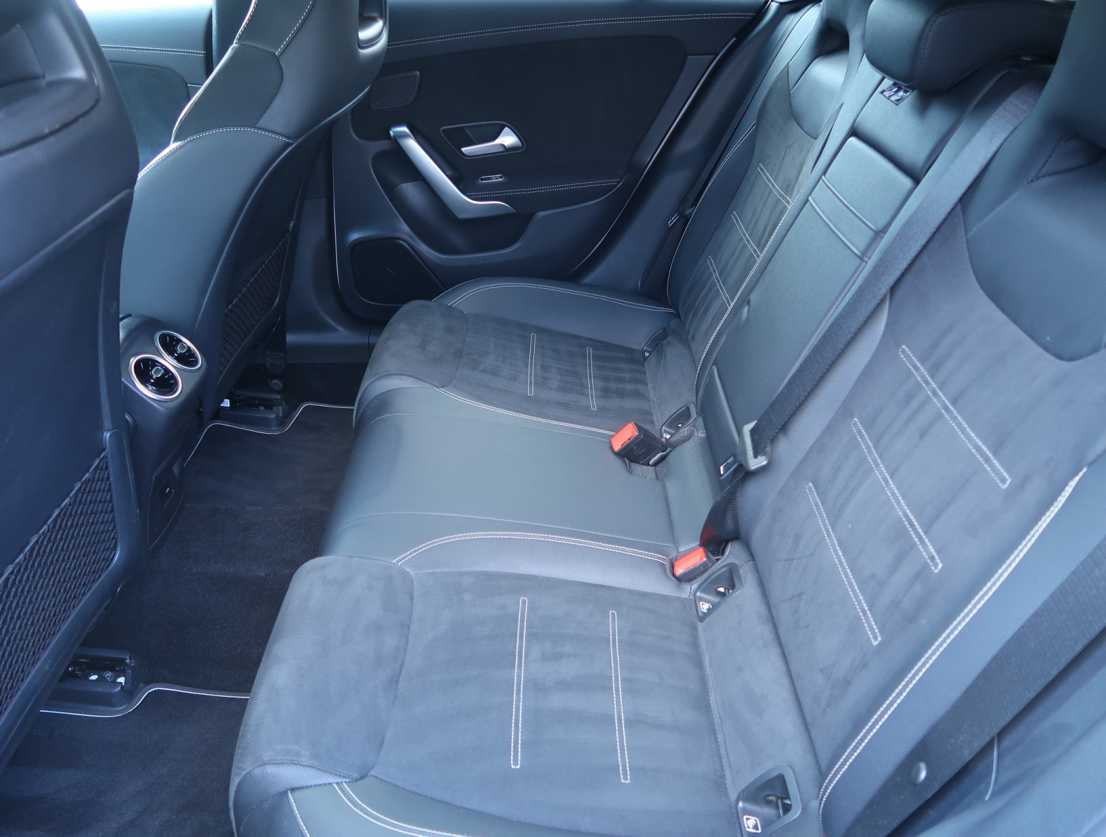 Mercedes-Benz CLA - 2021