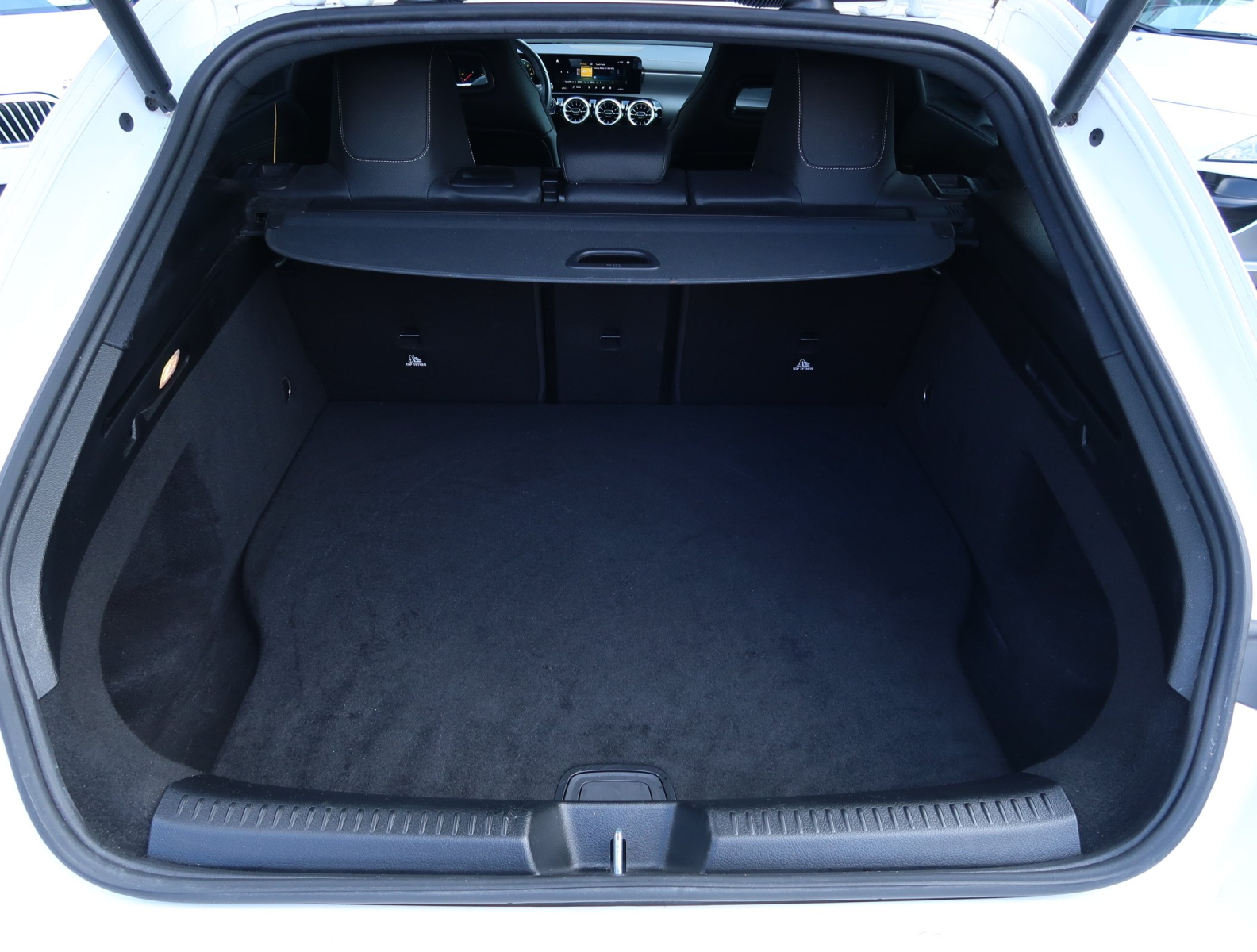 Mercedes-Benz CLA - 2021