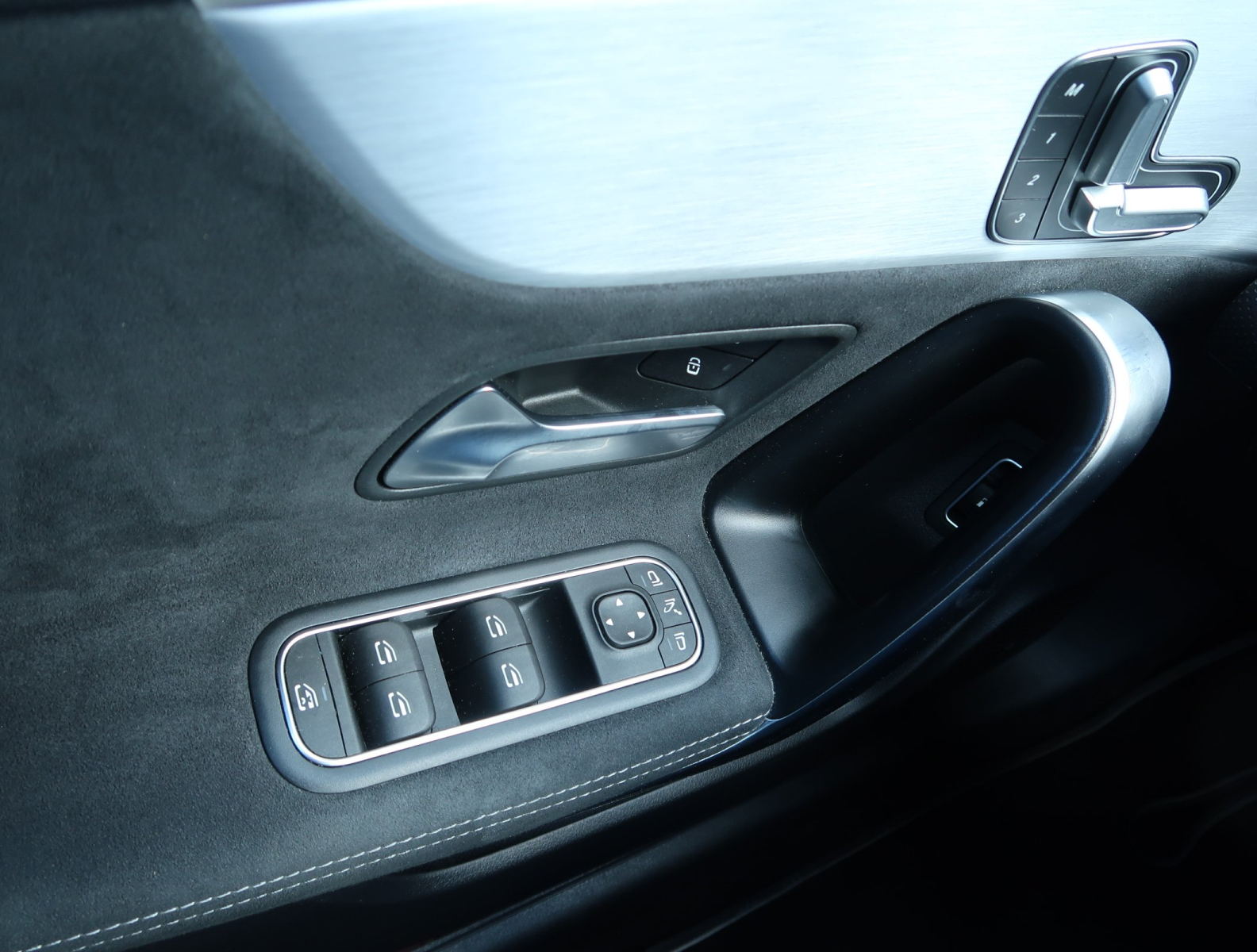 Mercedes-Benz CLA - 2021