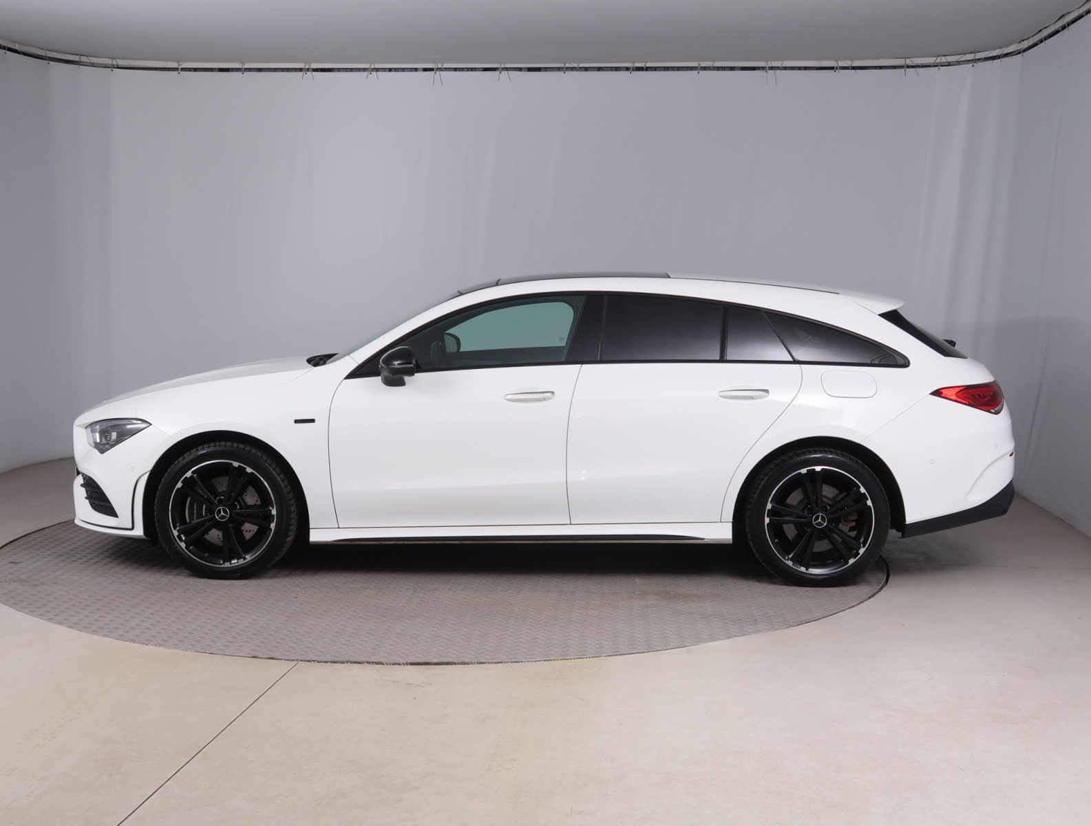 Mercedes-Benz CLA - 2021