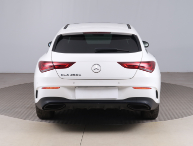 Mercedes-Benz CLA - 2021