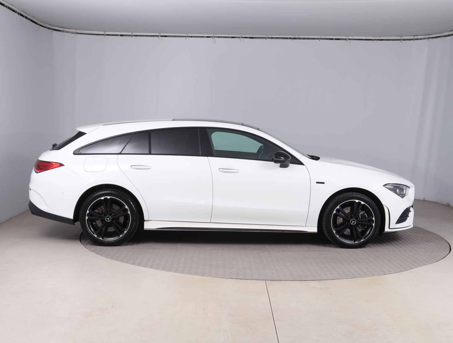 Mercedes-Benz CLA - 2021