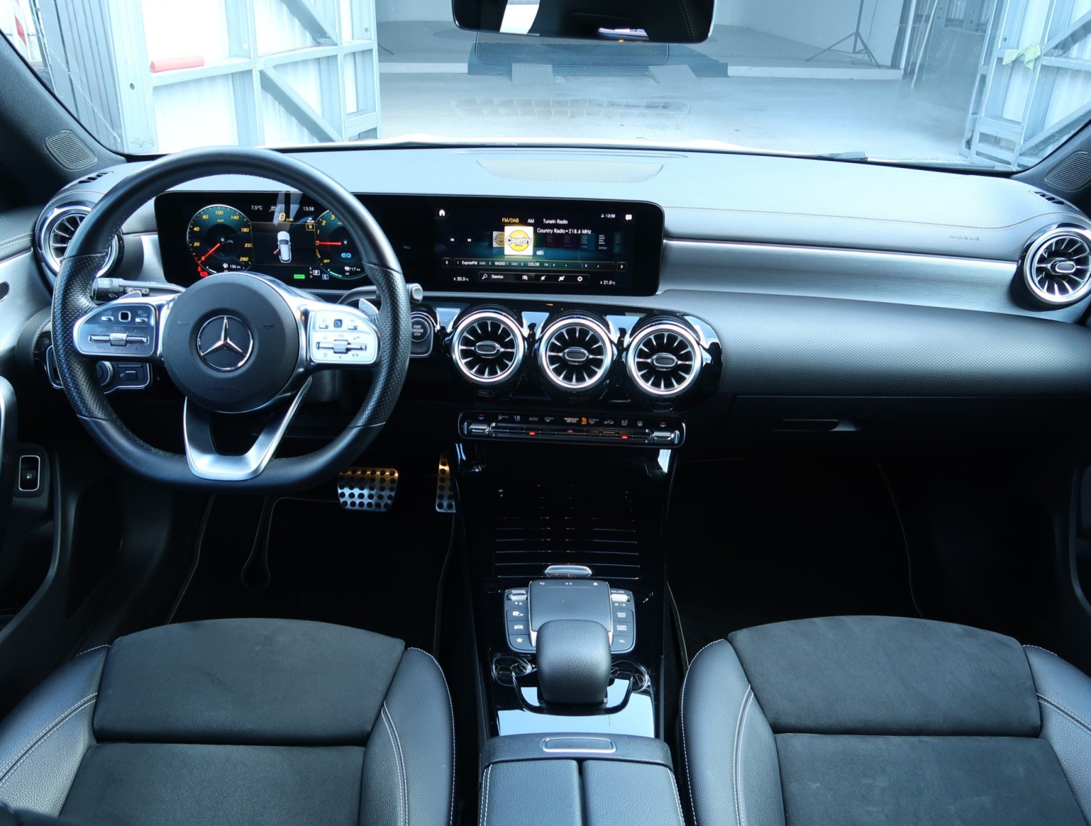 Mercedes-Benz CLA - 2021