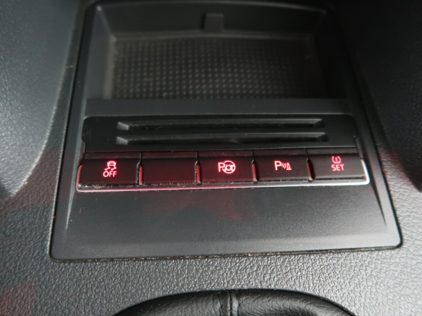 Volkswagen Touran, 2012