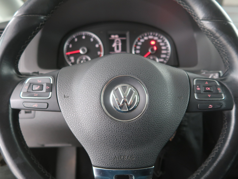 Volkswagen Touran, 2012
