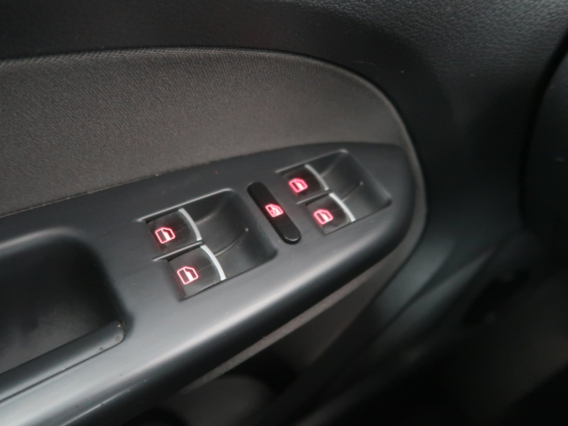 Volkswagen Touran, 2012