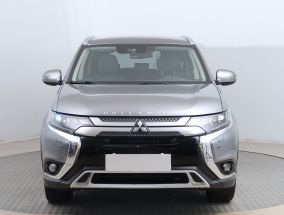 Mitsubishi Outlander - 2020