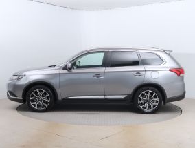 Mitsubishi Outlander - 2020