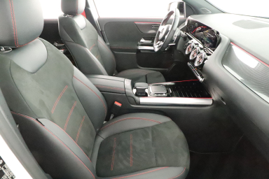 Mercedes-Benz GLA - 2023