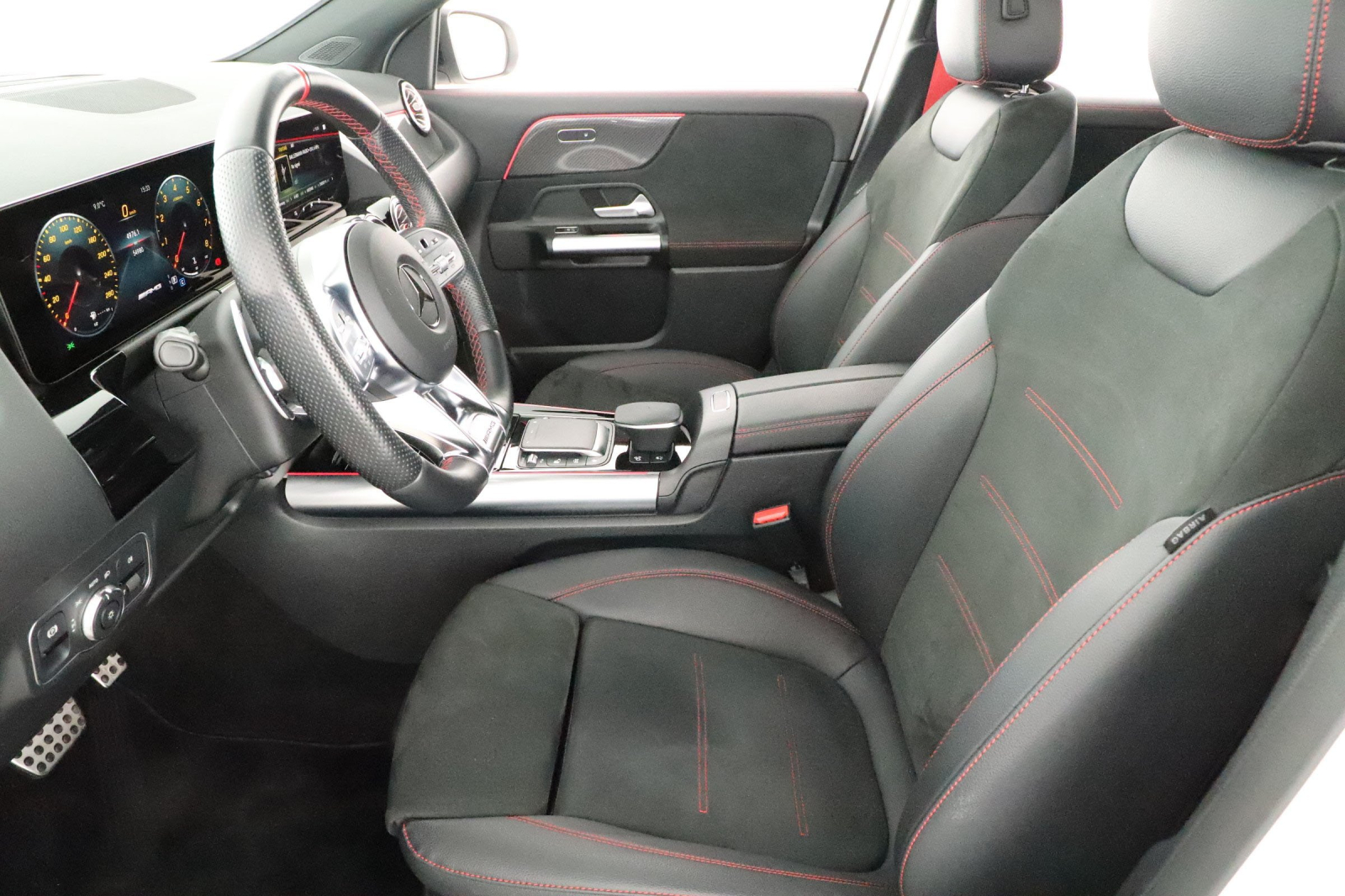 Mercedes-Benz GLA - 2023