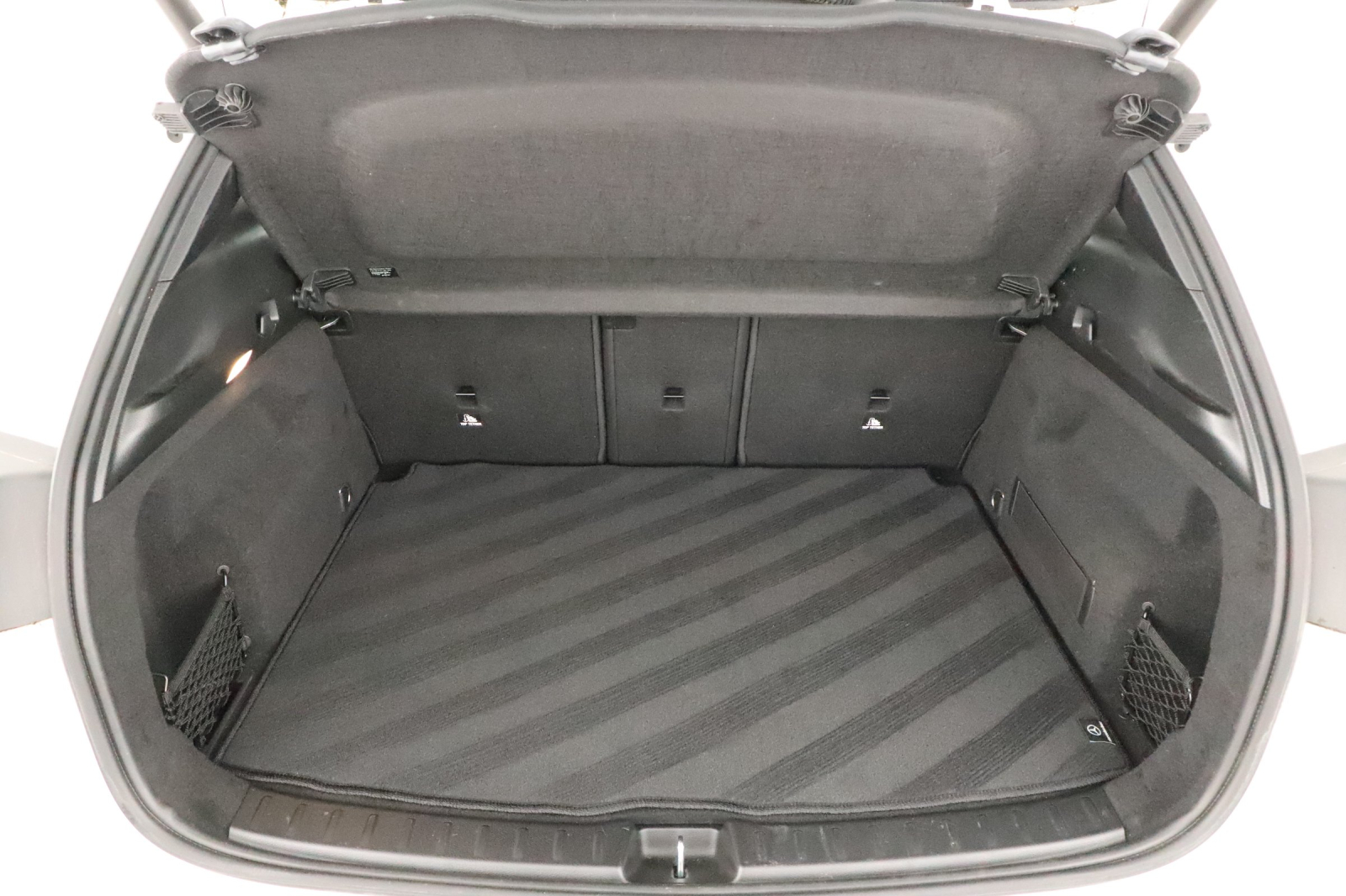 Mercedes-Benz GLA - 2023