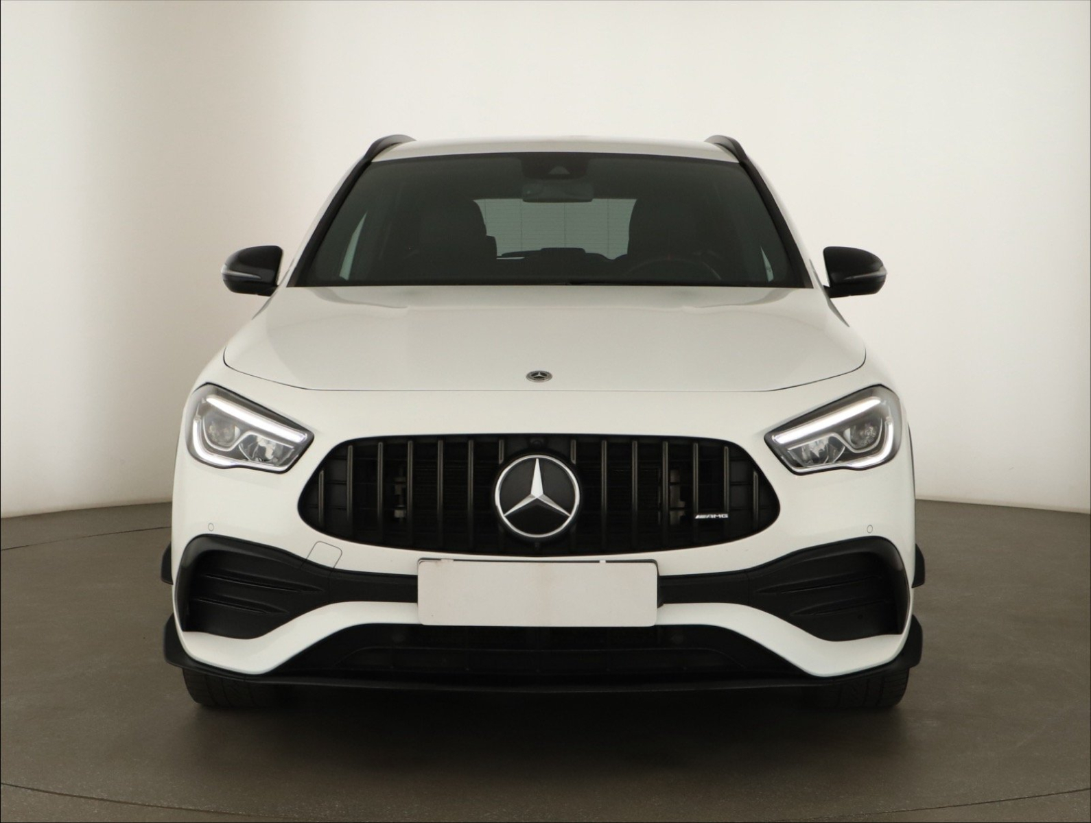 Mercedes-Benz GLA - 2023