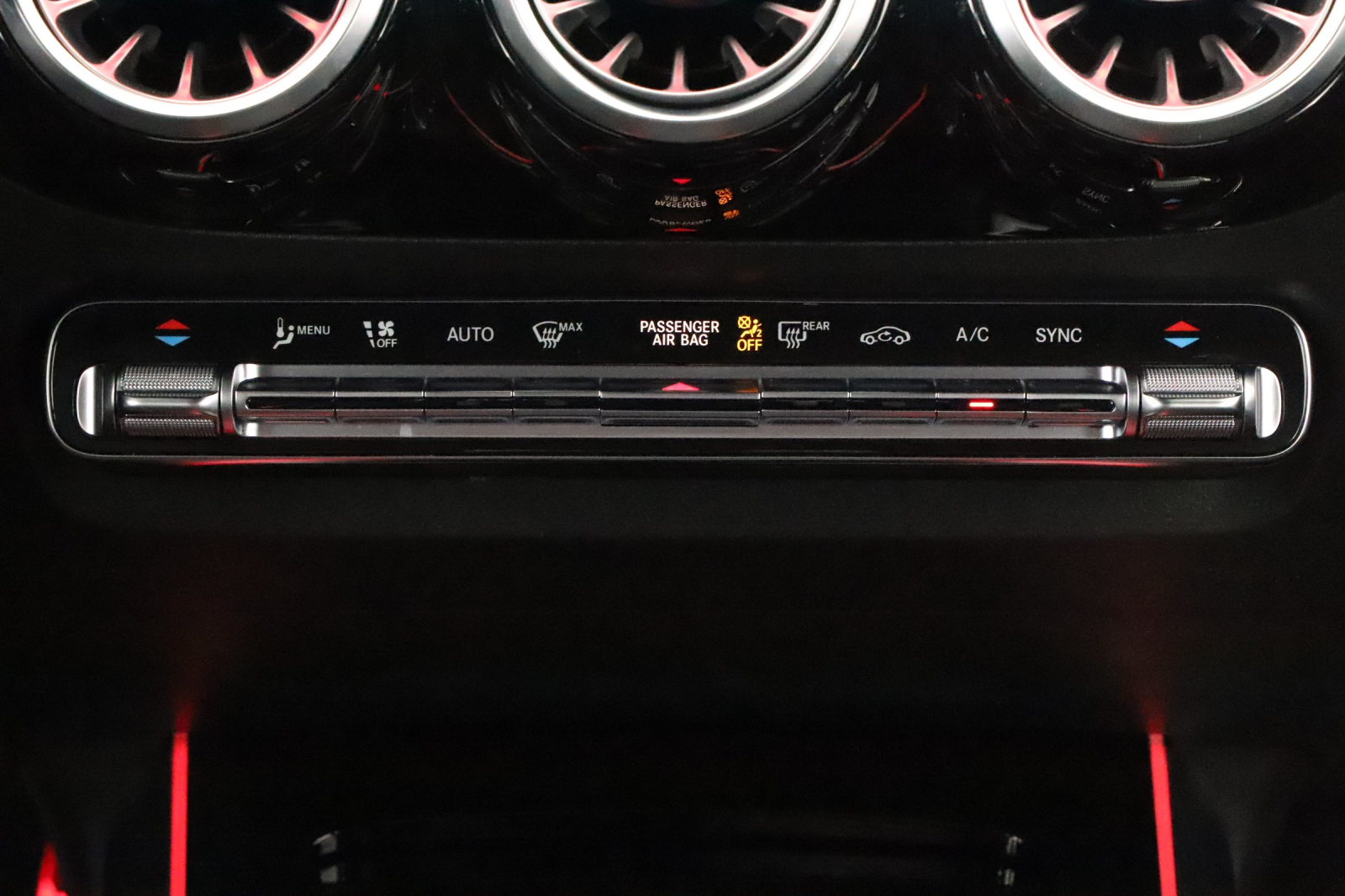 Mercedes-Benz GLA - 2023