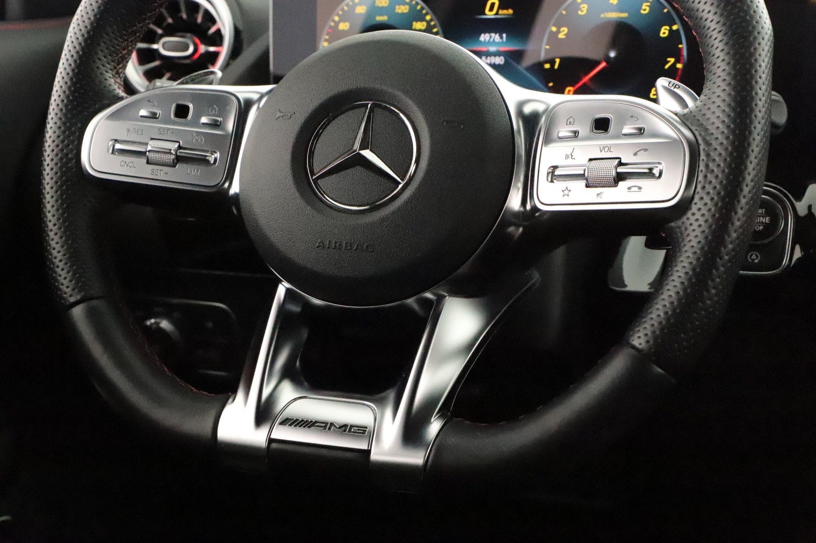 Mercedes-Benz GLA - 2023