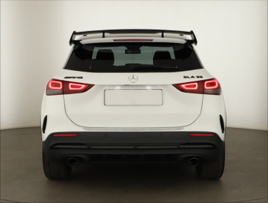 Mercedes-Benz GLA - 2023