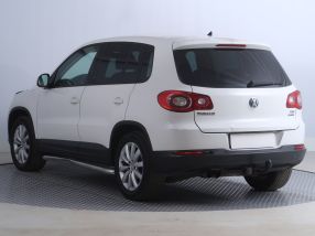 Volkswagen Tiguan - 2011