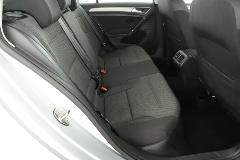 Volkswagen Golf, 2015