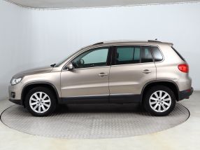 Volkswagen Tiguan - 2012