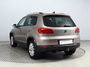 Volkswagen Tiguan - 2012