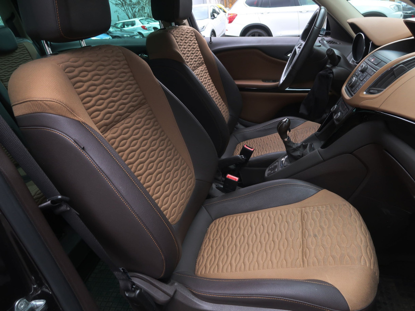 Opel Zafira Tourer, 2016