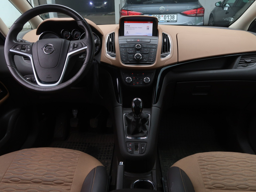 Opel Zafira Tourer, 2016
