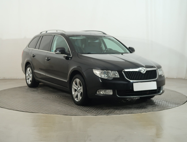Škoda Superb 2012