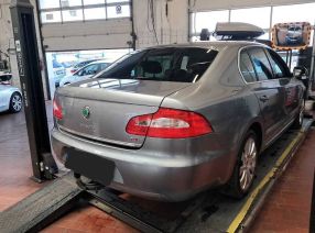 Škoda Superb - 2012