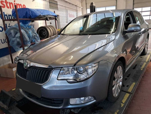 Škoda Superb 2012