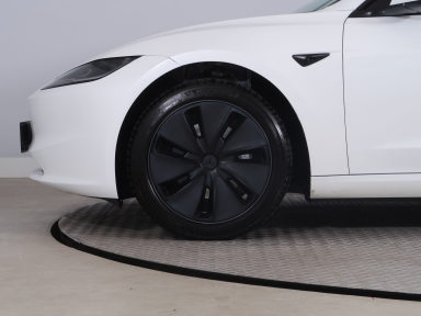 Tesla Model 3 - 2024