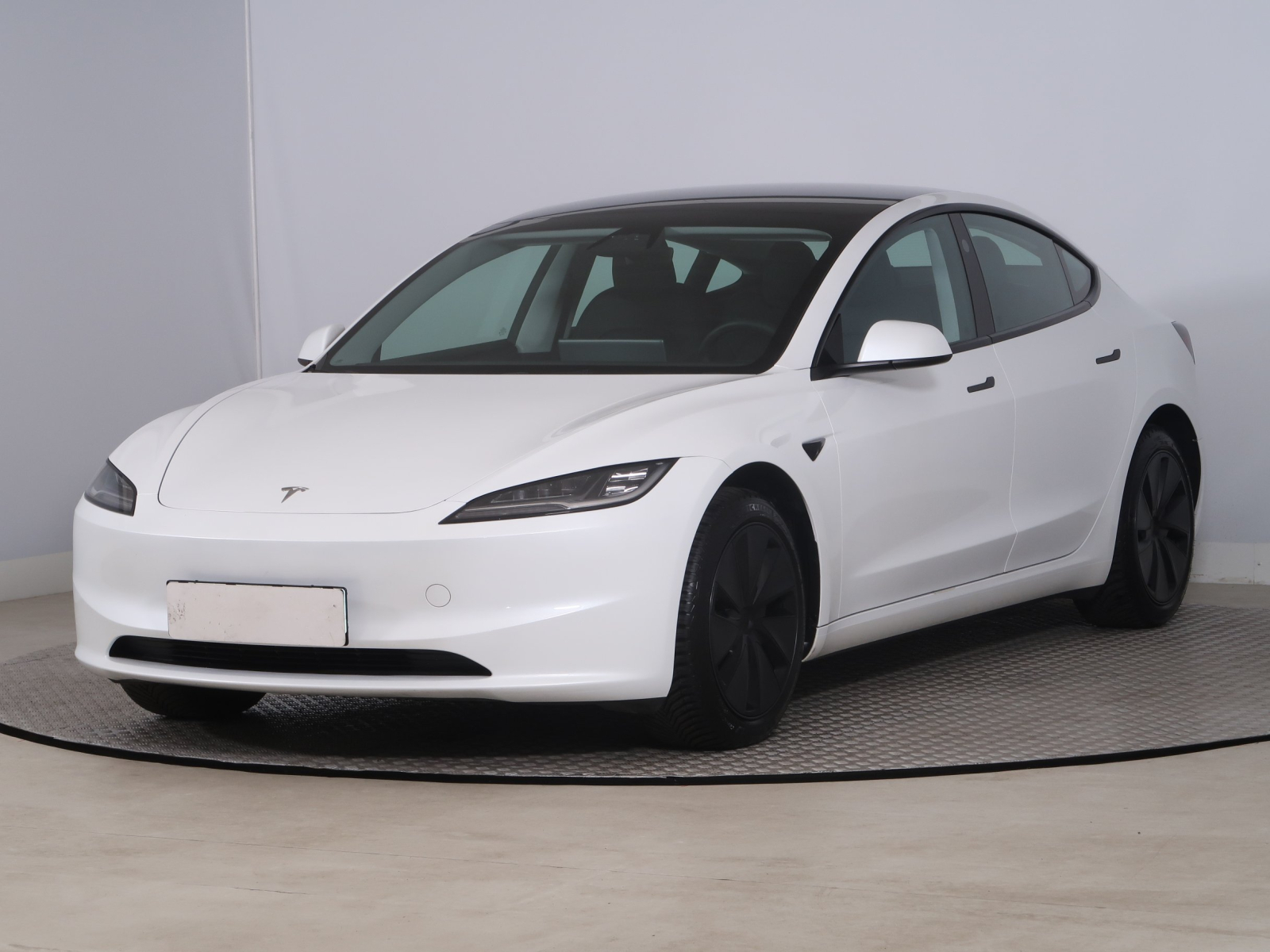 Tesla Model 3 - 2024