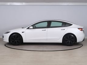 Tesla Model 3 - 2024