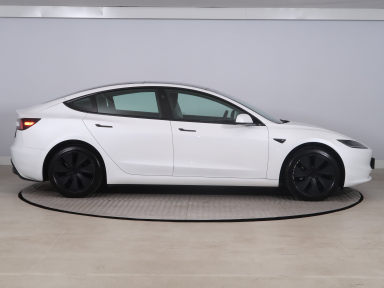 Tesla Model 3 - 2024