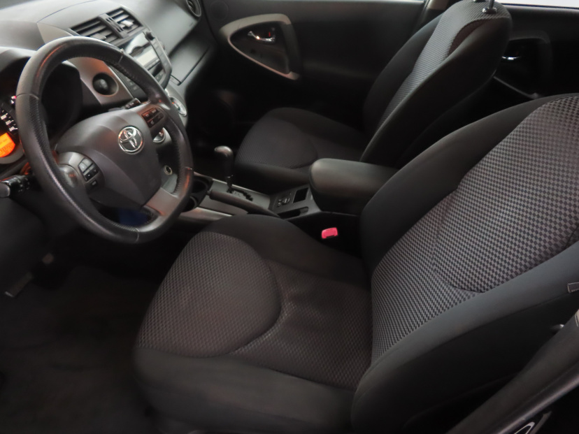 Toyota RAV 4, 2011