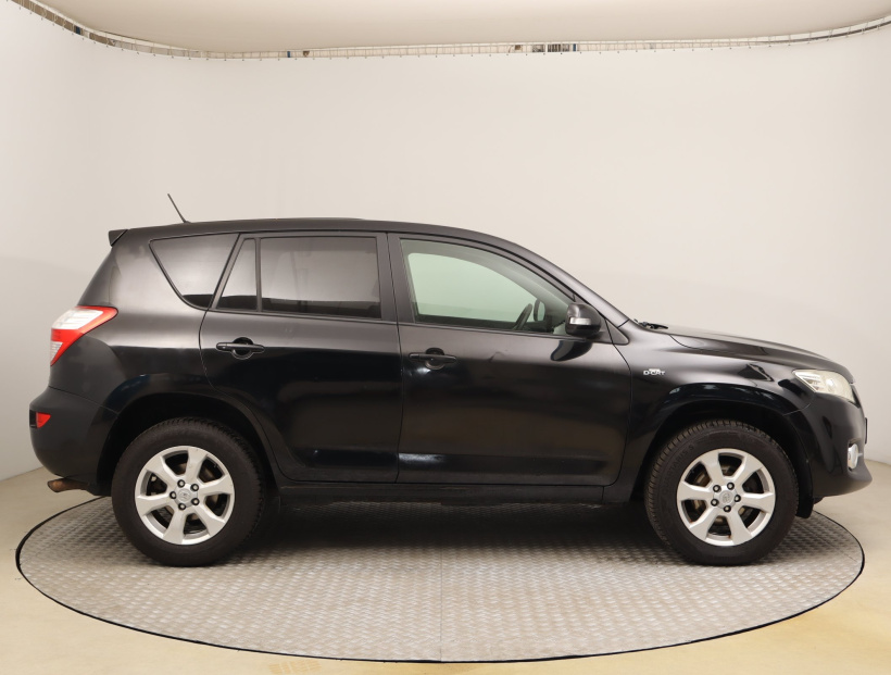 Toyota RAV 4, 2011