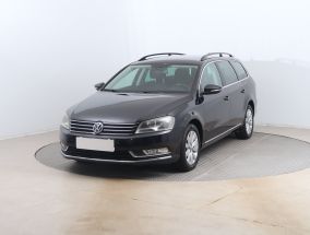 Volkswagen Passat - 2011