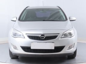 Opel Astra - 2012