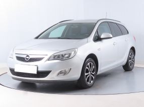 Opel Astra - 2012