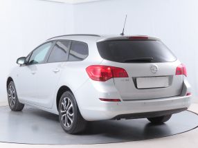 Opel Astra - 2012
