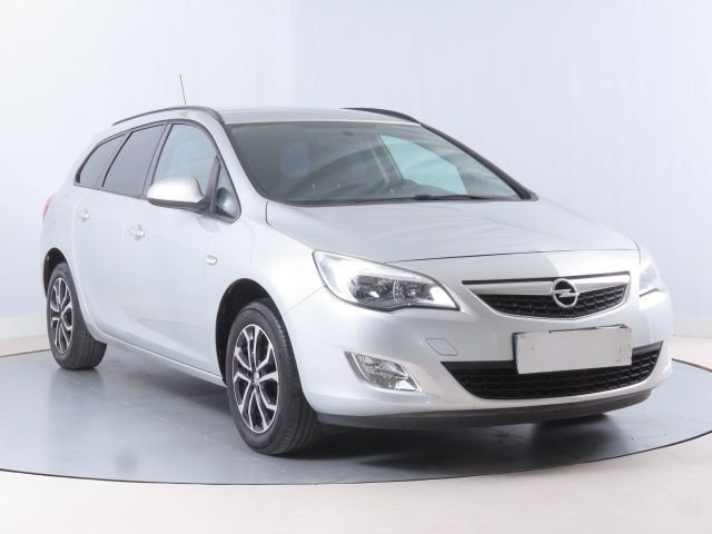 Opel Astra 2012