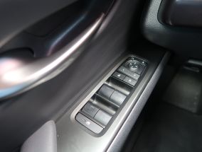 Lexus UX - 2025